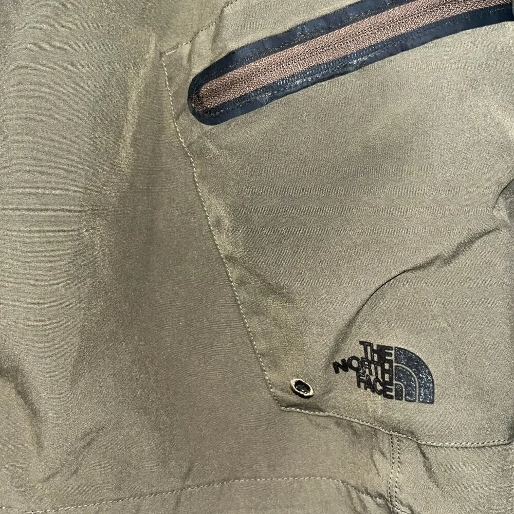 Vintage THE NORTH FACE Men's Cargo Shorts - Army Green Ombre / Fading - Size 30